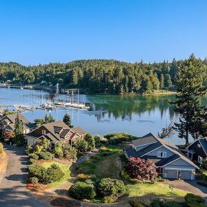 bainbridge-houses-waterfront-caleb-melvin